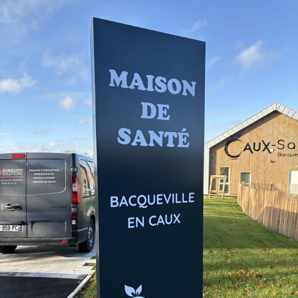 Totem sur-mesure en aluminium